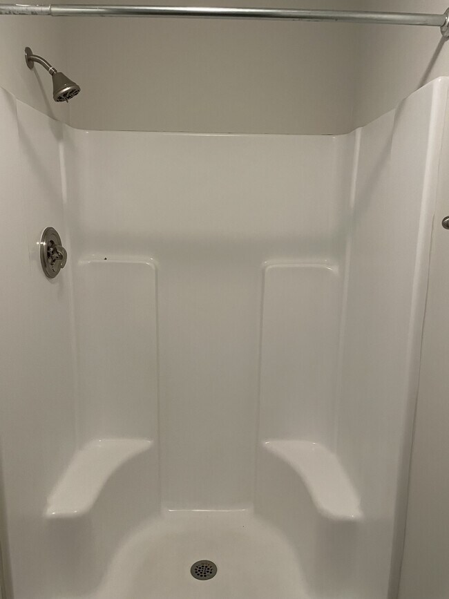 Building Photo - 145 Harvest Dr