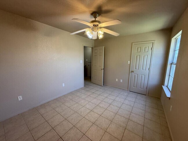 Building Photo - 3109 Yaupon Rd