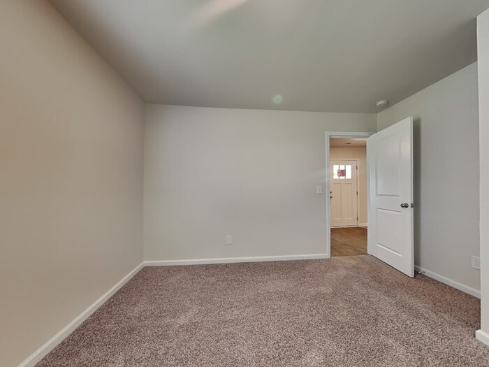 Building Photo - 335 Crooked Pne Ct