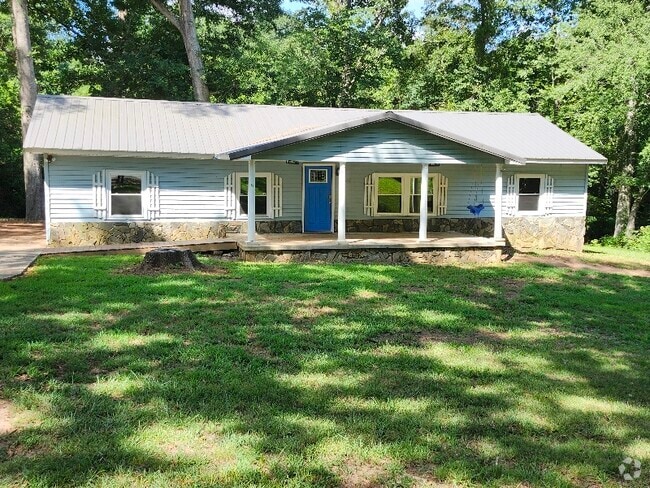 Building Photo - 401 McKenzie Dr