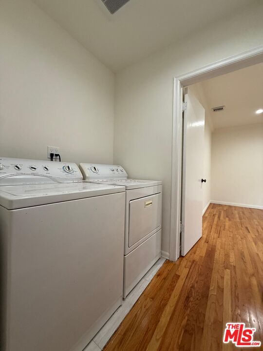 Building Photo - 1025 W Clark Ave