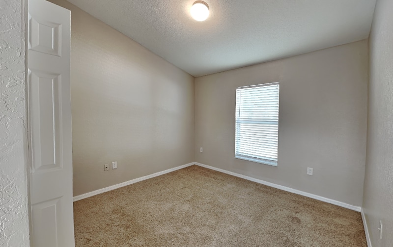 Building Photo - 165 Kings Pond Ave