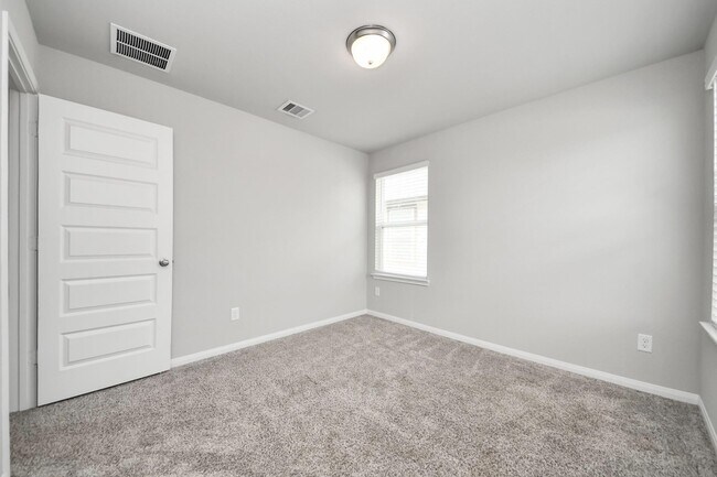 Building Photo - 7206 Melrose Ln