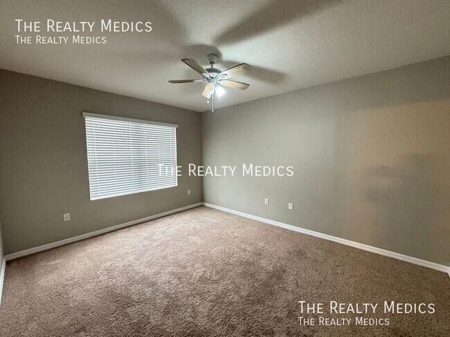 Building Photo - 1665 Laurel Oaks Dr