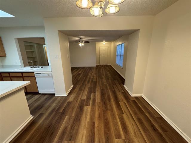 Building Photo - 10137 Chapel Glen Ter