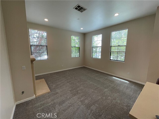 Building Photo - 501 W Maple Ave