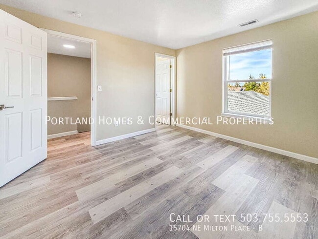 Building Photo - 15704 NE Milton Pl