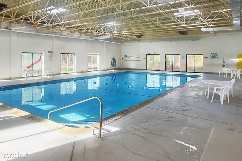 Building Photo - 2 Strawberry Bank Rd