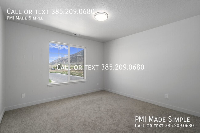 Building Photo - 65 1320