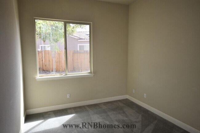Building Photo - 204 Dodd Pl