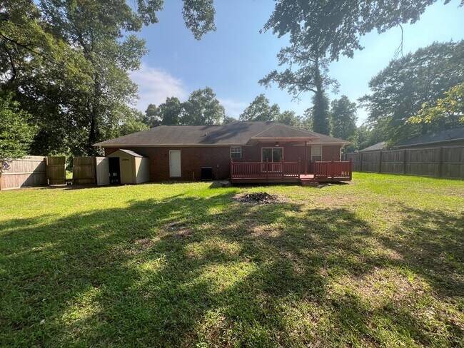 Building Photo - 3290 Valencia Dr