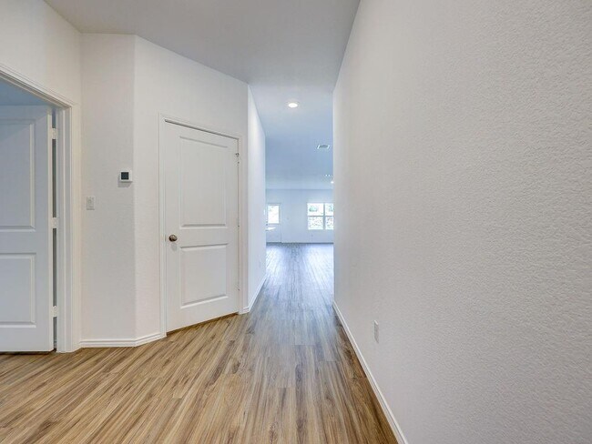 Building Photo - 1629 Brueggerhoff Rd