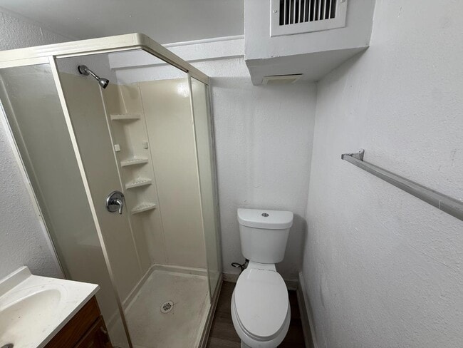 Building Photo - 750 Escambia St