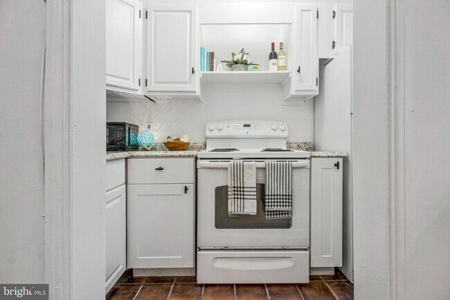 Building Photo - 4029 Benton St NW