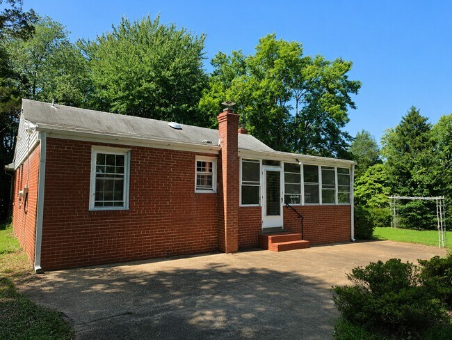 Building Photo - 8160 Lee-Davis Rd