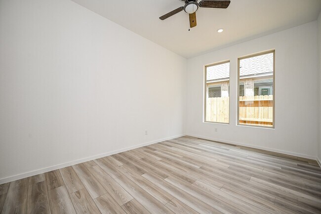 Building Photo - 8278 Boundary Waters Dr
