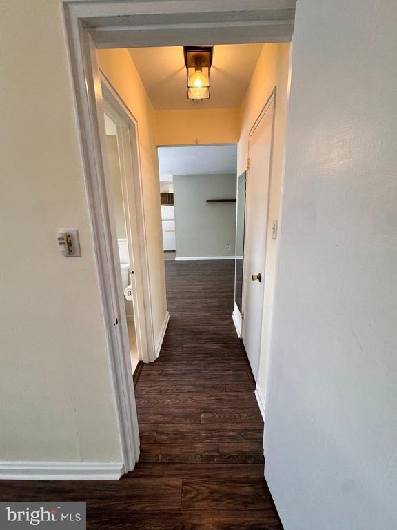 Building Photo - 4803 Wellington Dr