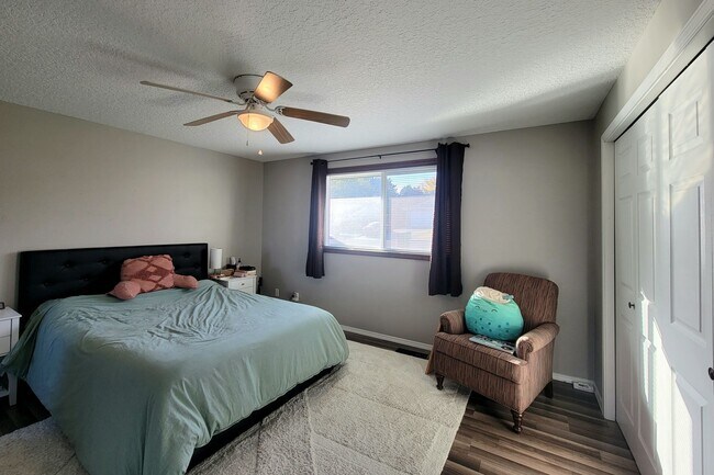 Building Photo - Duplex in Kennewick, WA