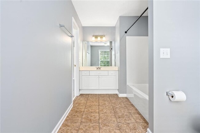 Building Photo - 1477 N Donahue Dr