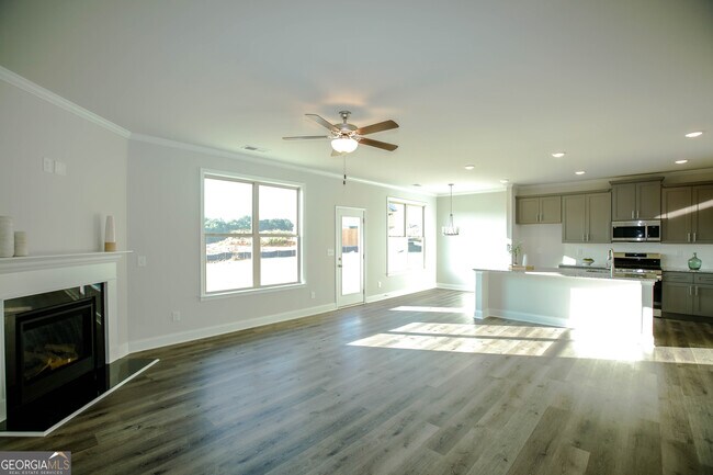 Building Photo - 452 Hellen Vly Dr