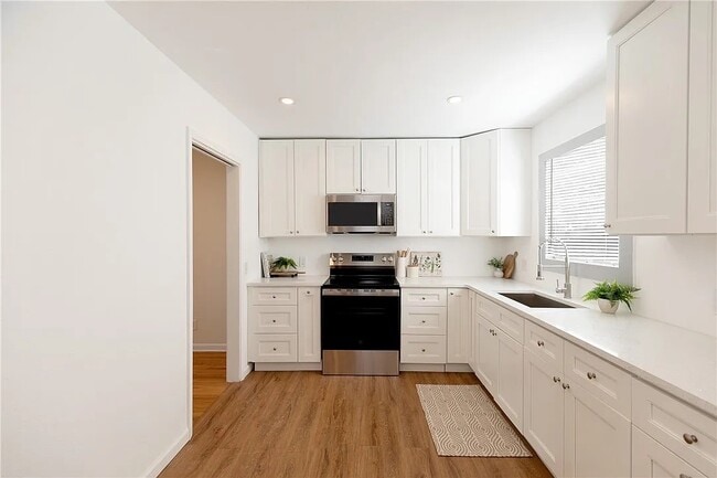 Building Photo - 4334 Randall Dr