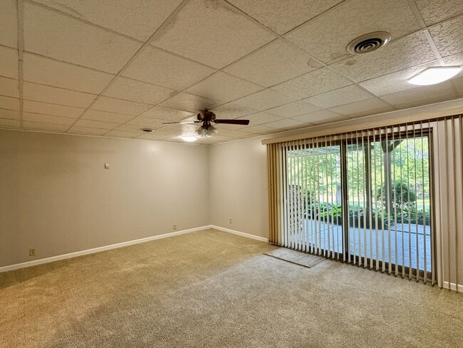 Building Photo - 212 Talah Ln