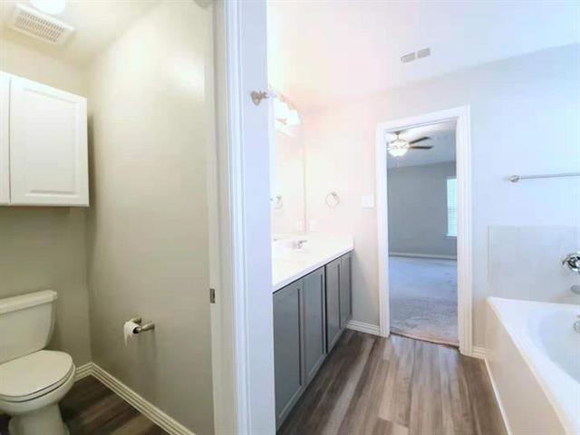 Building Photo - 822 Spruce Ln