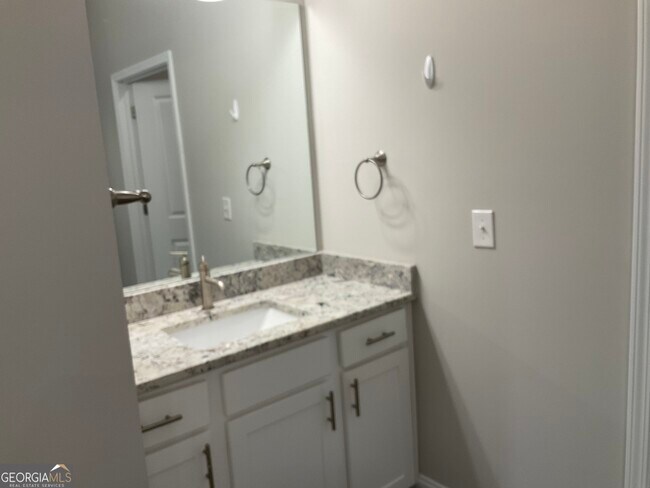 Building Photo - 495 Plainfield St