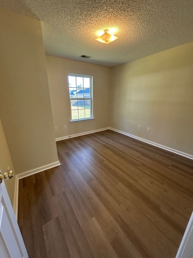 Building Photo - Beautiful Ranch Home in Springfield