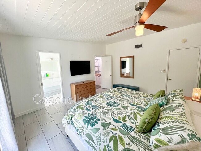 Building Photo - 2719 E Ventura Rd