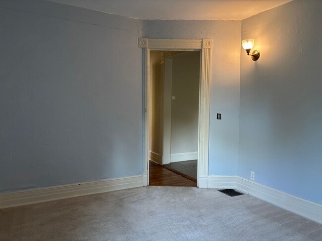 Building Photo - 589 Breckenridge St
