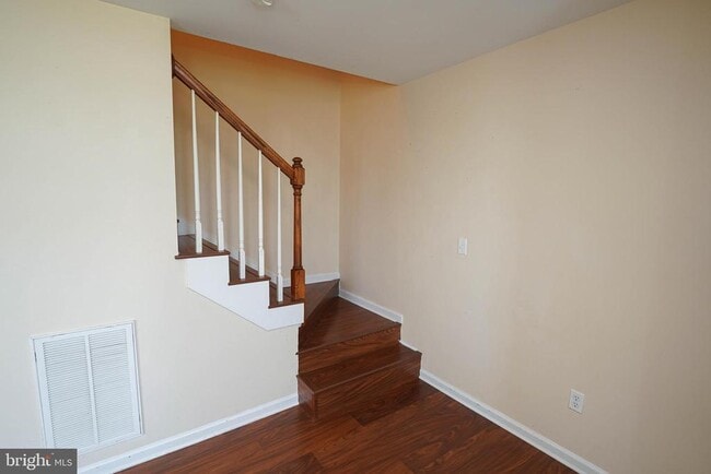 Building Photo - 1331 Aspen Dr