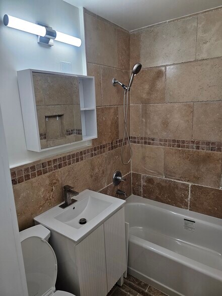 Building Photo - 2983 NW 69th Ter