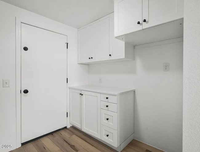Building Photo - Beautifully Remodeled 1 Bed / 1 Bath in Midtown - Available 6/15!