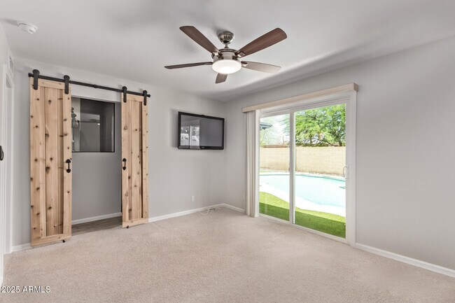 Building Photo - 3710 E Altadena Ave