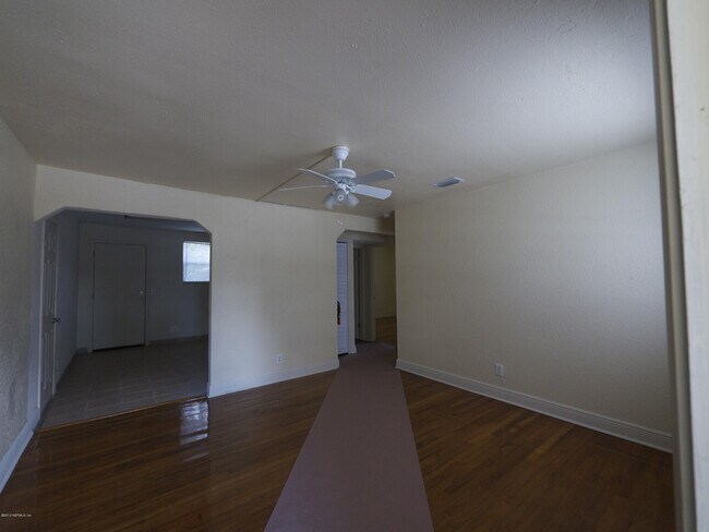 Building Photo - 2036 Inwood Terrace