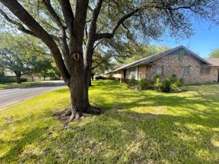 Building Photo - 4901 Lakemoor Dr