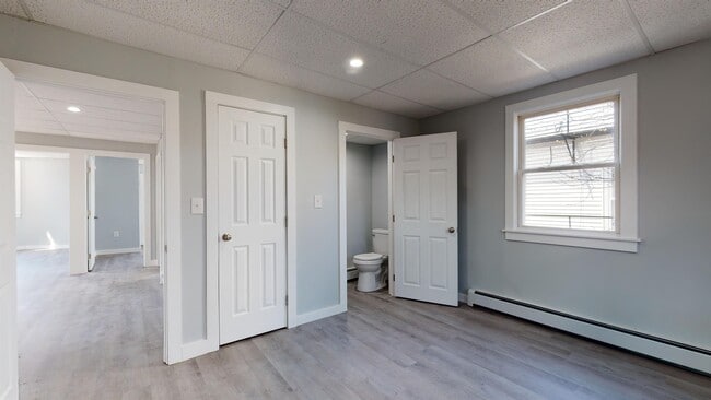 Building Photo - 7 Island Ave