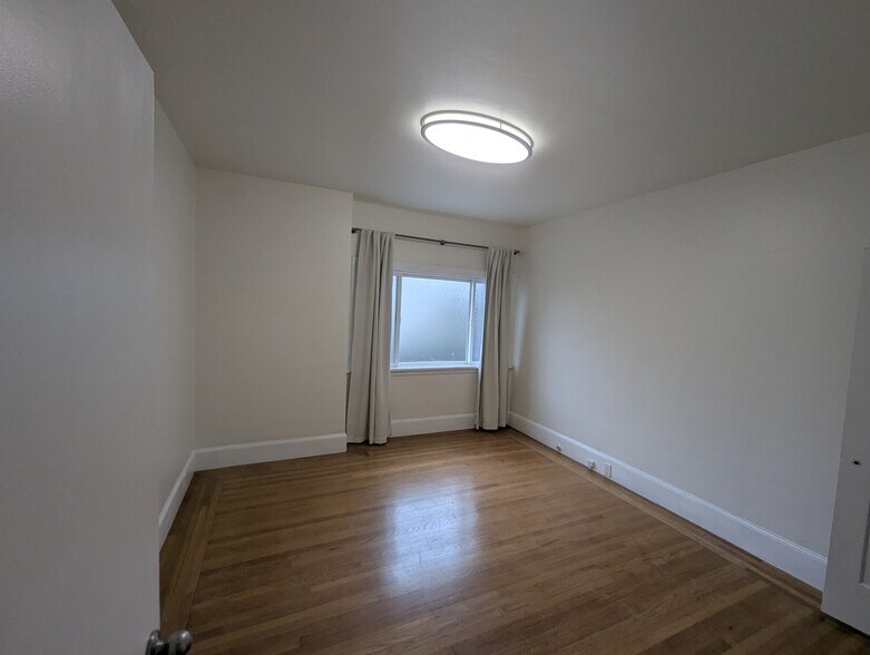 Building Photo - 1538 Arch St