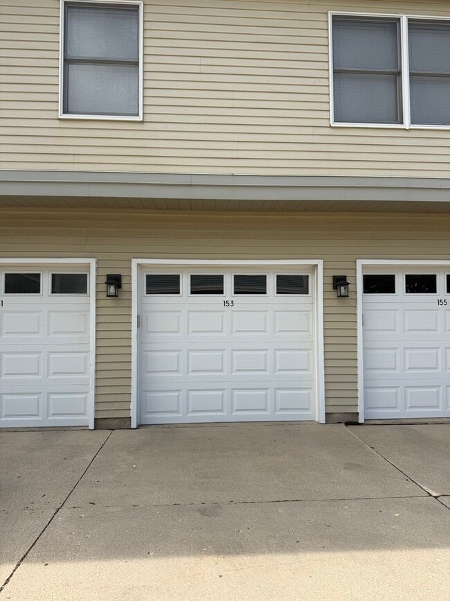 Building Photo - 153 Spuhler Dr