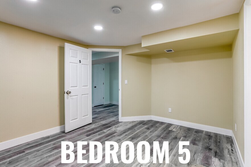 Building Photo - 15054 E Dartmouth Ave