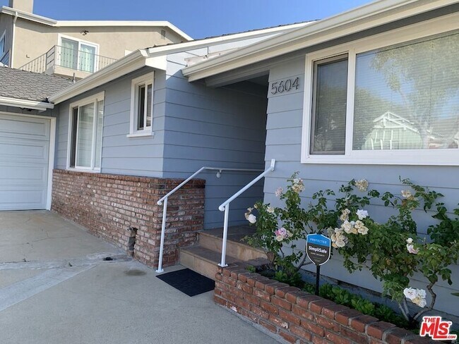 Building Photo - 5604 Chariton Ave