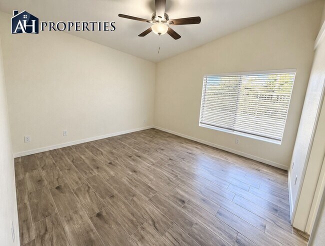 Building Photo - 7516 W Tonto Dr
