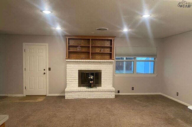 Building Photo - 3512 Fairway Blvd