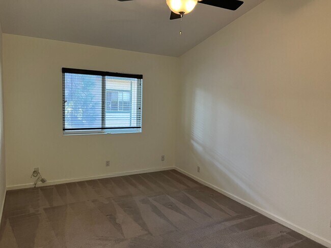 Building Photo - 3010 Flint St