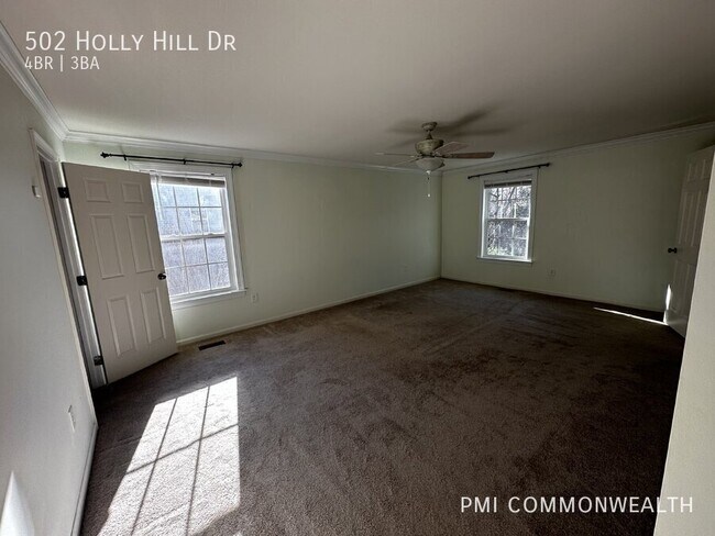 Building Photo - 502 Holly Hill Dr