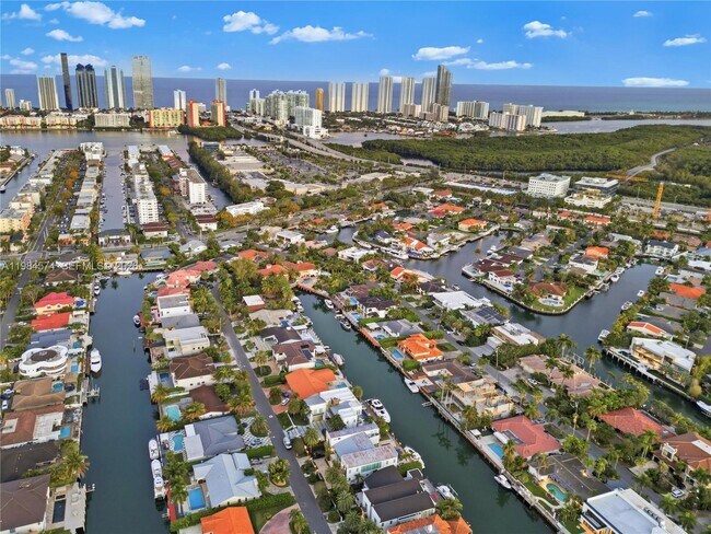 Building Photo - 3401 NE 165th St