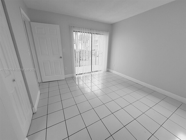 Building Photo - 500 NW 114th Ave