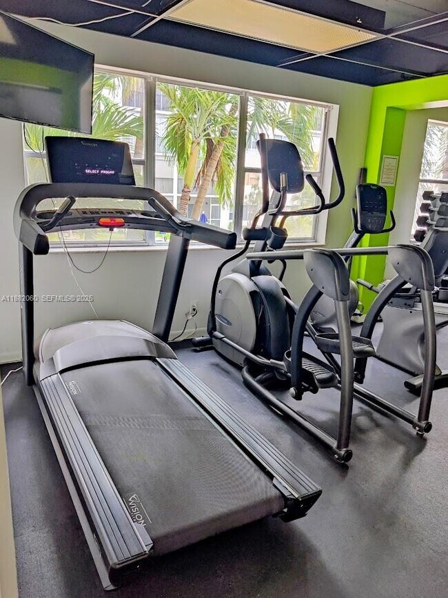 Building Photo - 4117 Bougainvilla Dr