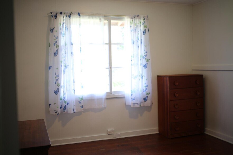 Building Photo - 320 Longley Pl